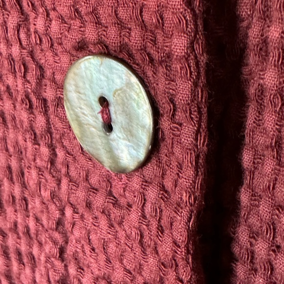 Micheal Leu Button Down Top Red Maroon Women’s Size L Collared Long Sleeve Shirt - Picture 9 of 9